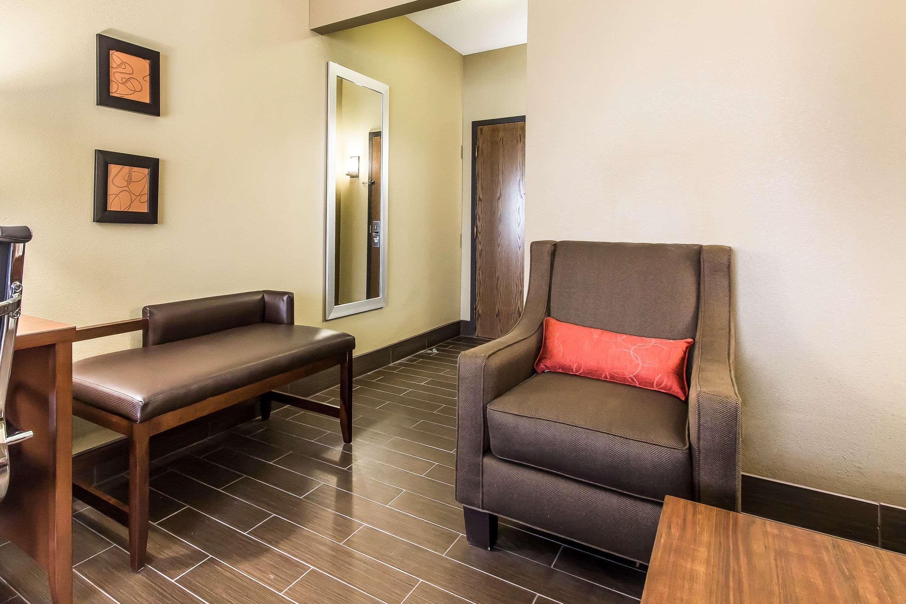 Comfort Suites Эфингем Экстерьер фото