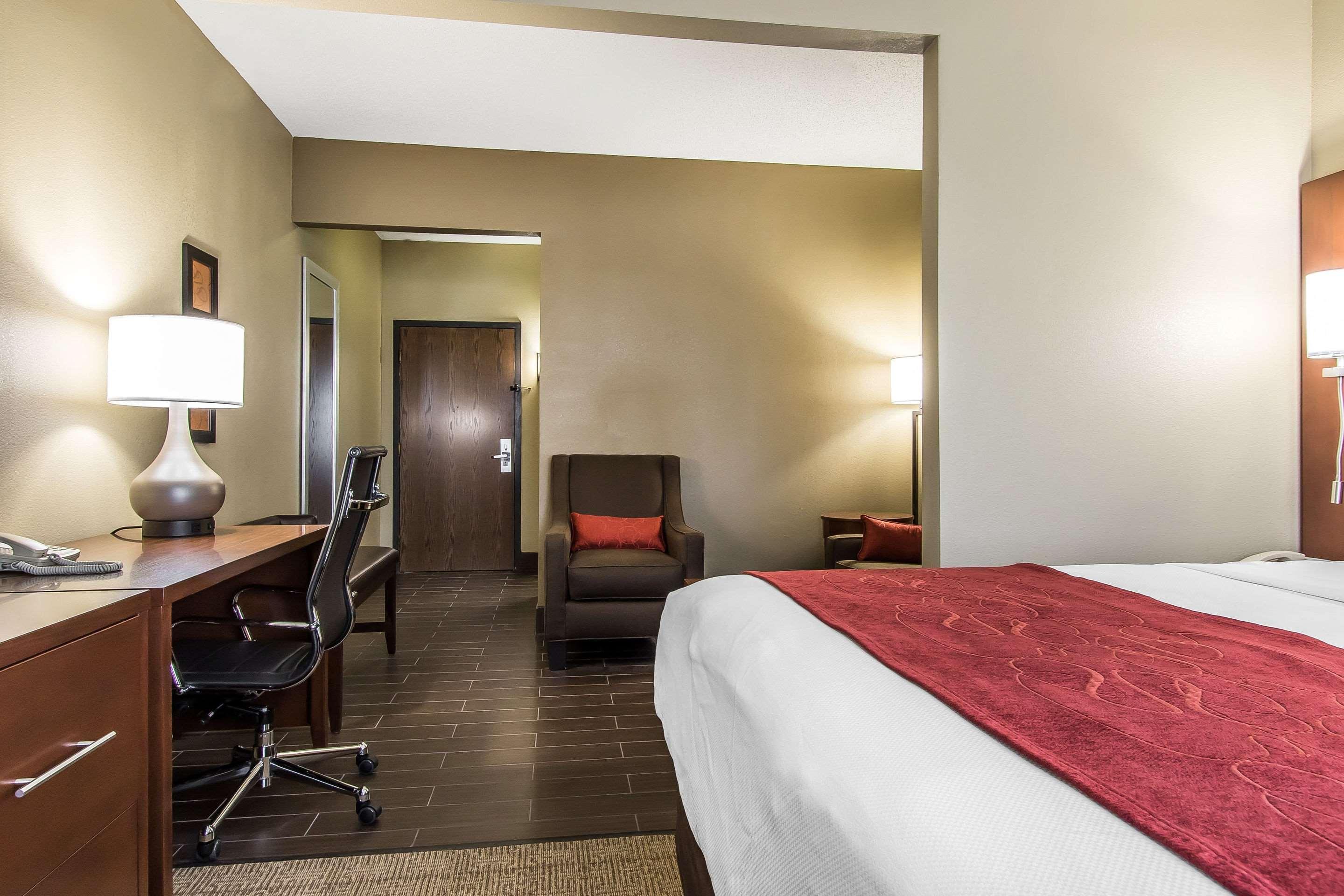 Comfort Suites Эфингем Экстерьер фото